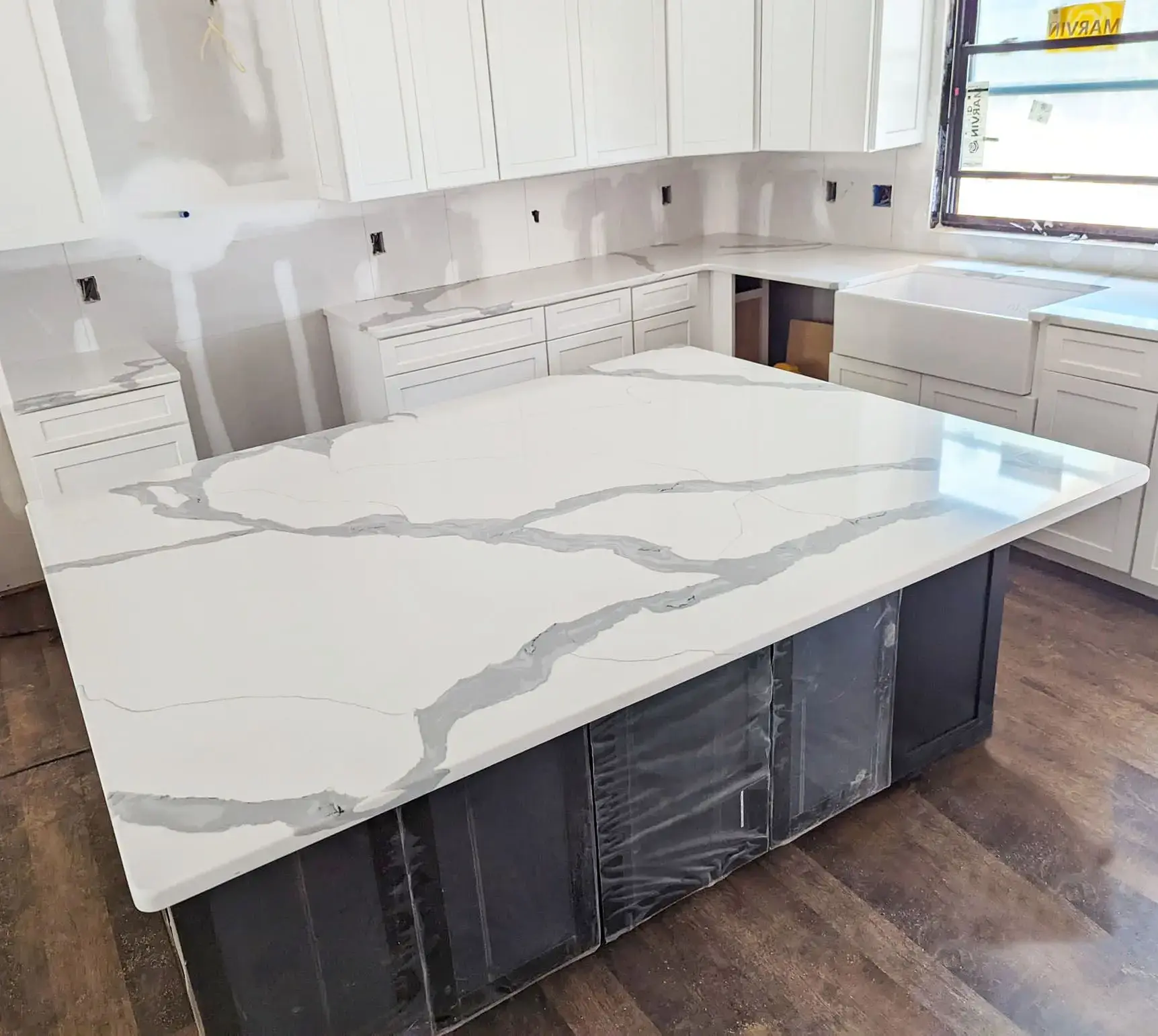 Calacatta Artemis Quartz Kitchen Countertops