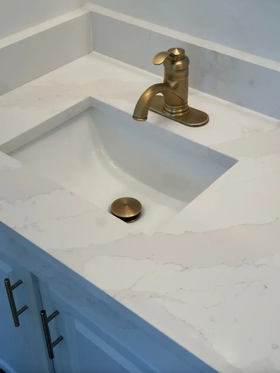 DEt Calacatta Gold Quartz Sink Closeup