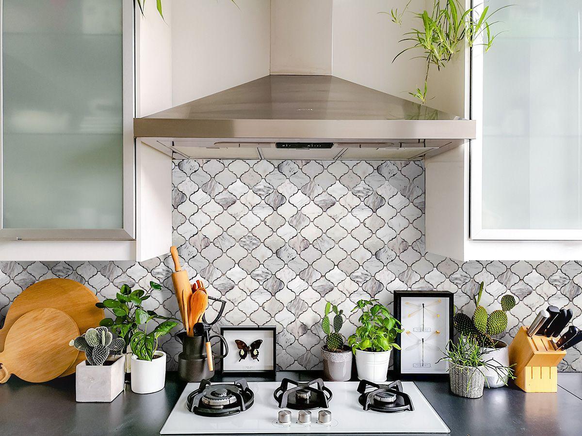 Lantern Arabesque Marble Mosaic Tile Image